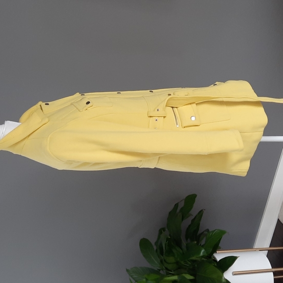 Beautiful bright yellow jacket - Picture 4 of 13